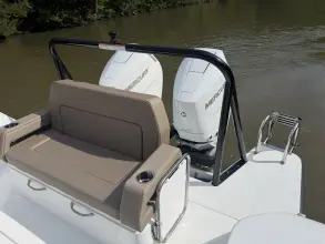 Thumbnail von Cruisers Yachts 38 VTR