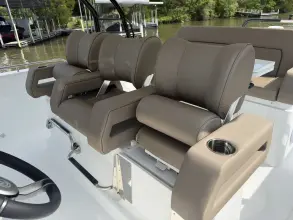 Thumbnail von Cruisers Yachts 38 VTR