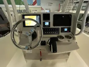 Thumbnail von Boston Whaler 220 Dauntless