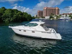 Thumbnail von Tiara Yachts 3900 Sovran