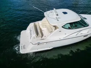 Thumbnail von Tiara Yachts 3900 Sovran