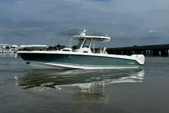 Boston Whaler 330 Outrage