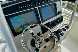 Thumbnail von Boston Whaler 330 Outrage