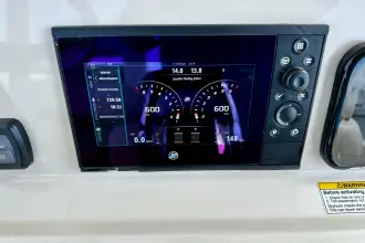 Thumbnail von Boston Whaler 330 Outrage