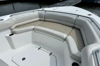 Thumbnail von Boston Whaler 330 Outrage