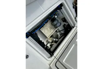 Thumbnail von Boston Whaler 330 Outrage