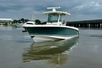 Thumbnail von Boston Whaler 330 Outrage
