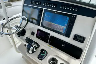 Thumbnail von Boston Whaler 330 Outrage
