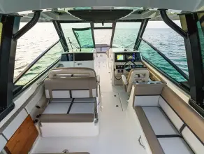 Thumbnail von Boston Whaler 330 Vantage