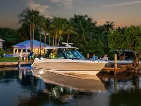 Thumbnail von Boston Whaler 330 Vantage