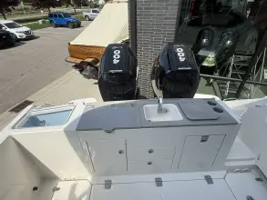 Thumbnail von Boston Whaler 330 Vantage