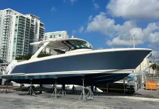 Thumbnail von Tiara Yachts 38 LS