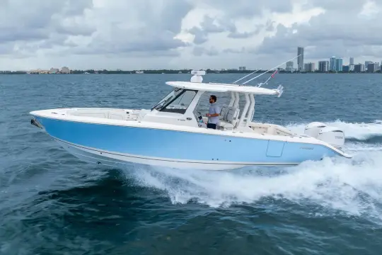 Pursuit S 328 Sport