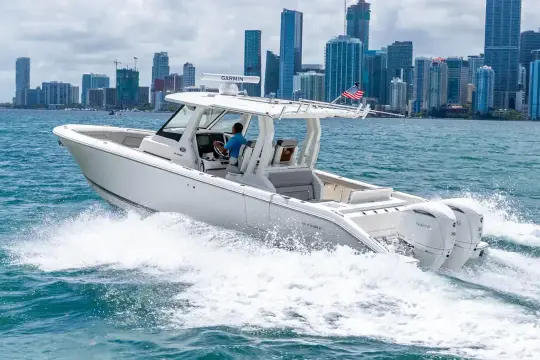 Pursuit S 328 Sport