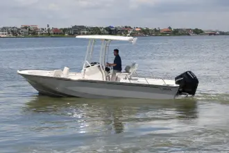 Thumbnail von Boston Whaler 210 Montauk