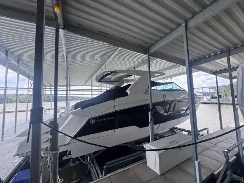 Cruisers Yachts 38 GLS