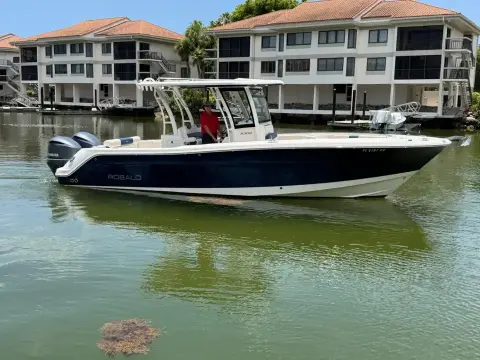 Robalo R302