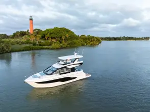 Thumbnail von Cruisers Yachts 50 FLY
