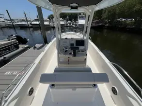 Thumbnail von Boston Whaler 250 Dauntless