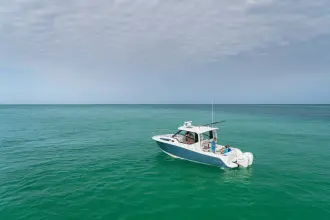 Thumbnail von Boston Whaler 325 Conquest