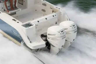 Thumbnail von Boston Whaler 325 Conquest
