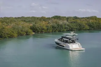 Thumbnail von Cruisers Yachts 57 FLY