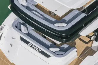 Thumbnail von Cruisers Yachts 57 FLY