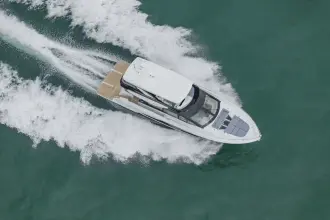 Thumbnail von Cruisers Yachts 57 FLY