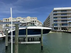 Sea Ray 320 Sundancer 