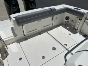 Thumbnail von Boston Whaler 330 Outrage