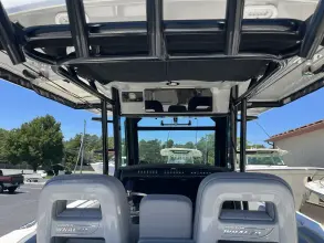 Thumbnail von Boston Whaler 330 Outrage