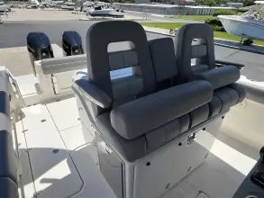 Thumbnail von Boston Whaler 330 Outrage