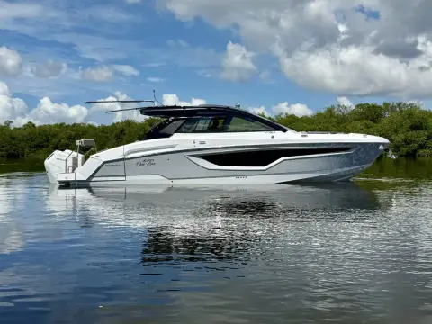 Cruisers Yachts 42 GLS OB