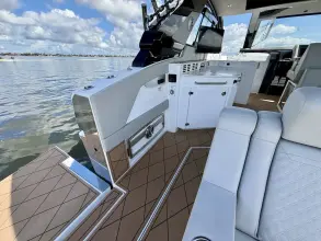 Thumbnail von Cruisers Yachts 42 GLS OB