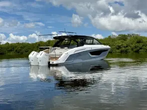 Thumbnail von Cruisers Yachts 42 GLS OB