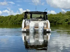 Thumbnail von Cruisers Yachts 42 GLS OB