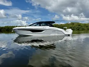 Thumbnail von Cruisers Yachts 42 GLS OB