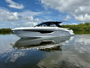 Thumbnail von Cruisers Yachts 42 GLS OB