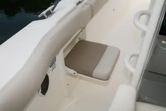 Thumbnail von Boston Whaler 330 Outrage