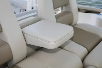 Thumbnail von Boston Whaler 330 Outrage