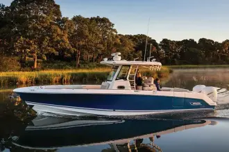 Thumbnail von Boston Whaler 330 Outrage