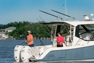 Thumbnail von Boston Whaler 325 Conquest