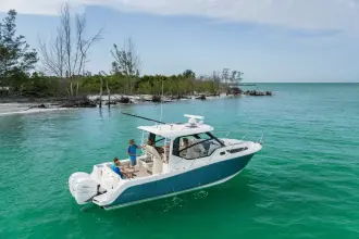 Thumbnail von Boston Whaler 325 Conquest