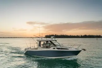 Thumbnail von Boston Whaler 325 Conquest