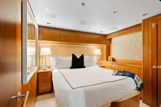 Thumbnail von Hatteras 	100 Motor-Yacht MAGIC