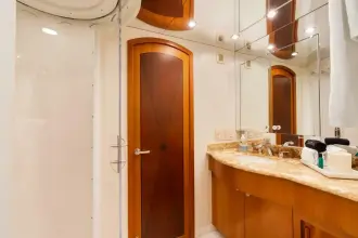 Thumbnail von Hatteras 	100 Motor-Yacht MAGIC