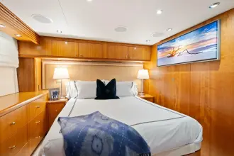 Thumbnail von Hatteras 	100 Motor-Yacht MAGIC