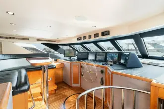 Thumbnail von Hatteras 	100 Motor-Yacht MAGIC