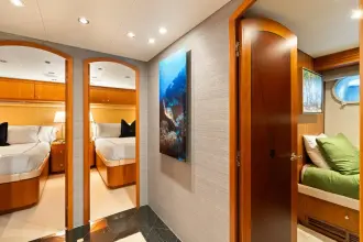 Thumbnail von Hatteras 	100 Motor-Yacht MAGIC