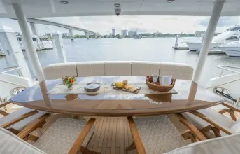 Thumbnail von Cheoy Lee 95 Motor-Yacht FOOTLOOSE